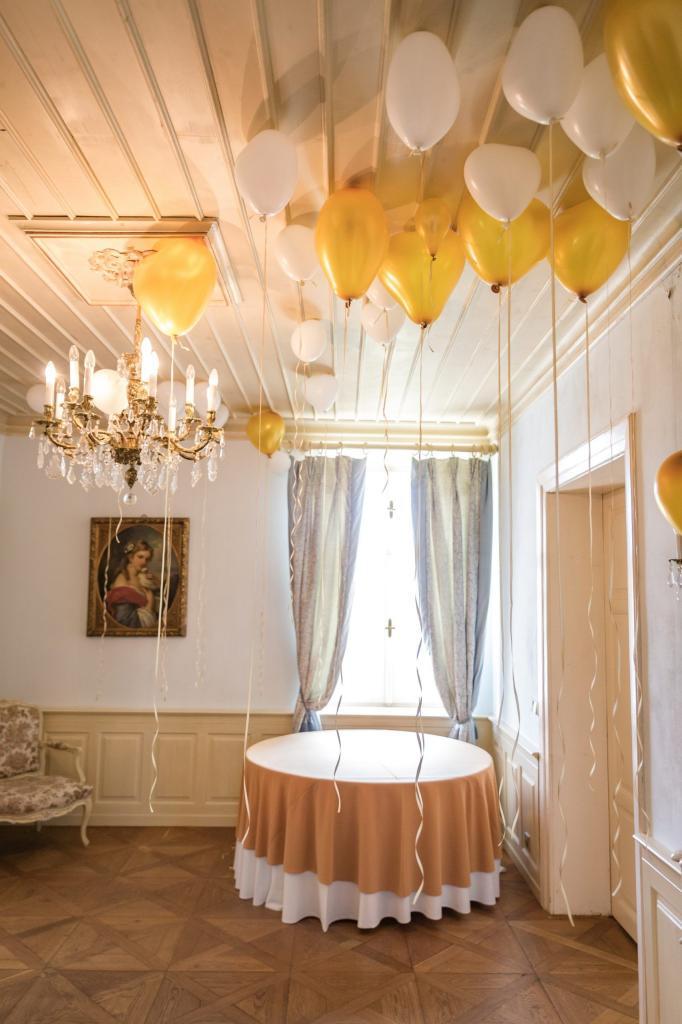 Svatební párty na zámku v Chateau Trnová