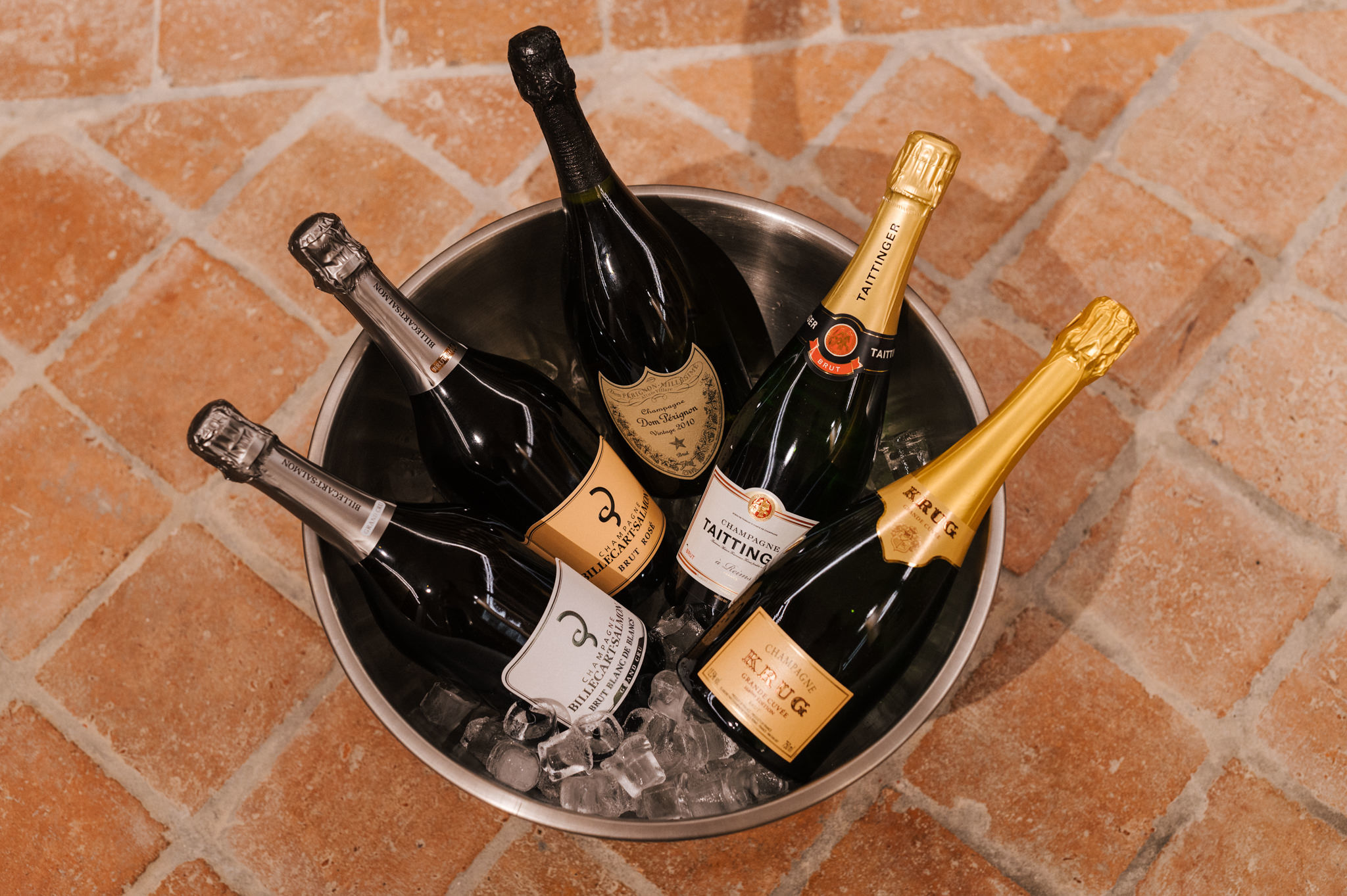 Chateau Trnova wine and champagne